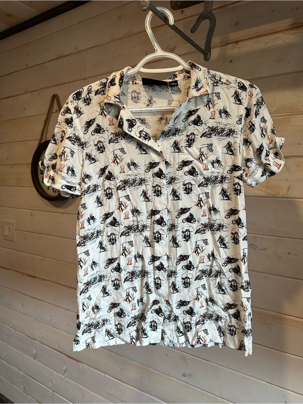 Harley Davidson | Women’s Twisty Aloha Short Sleeve Shirt - Picture 2 of 8